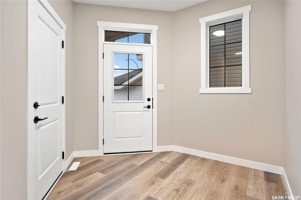 Property Photo: 546 Fortosky Terrace SK S7M 5X4