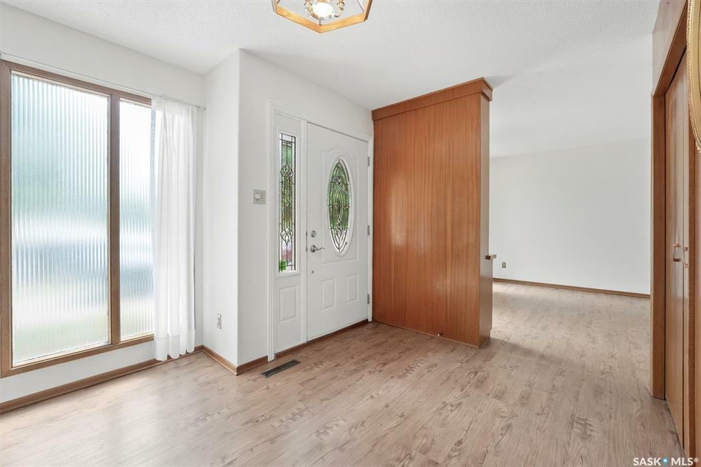 Property Photo: 1726 Arlington Avenue SK S7H 2Y7