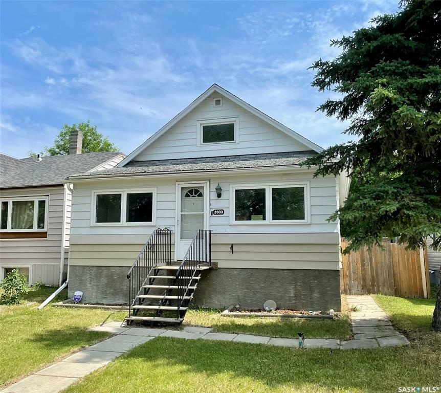 Property Photo:  2033 Atkinson Street  SK S4N 3W8 
