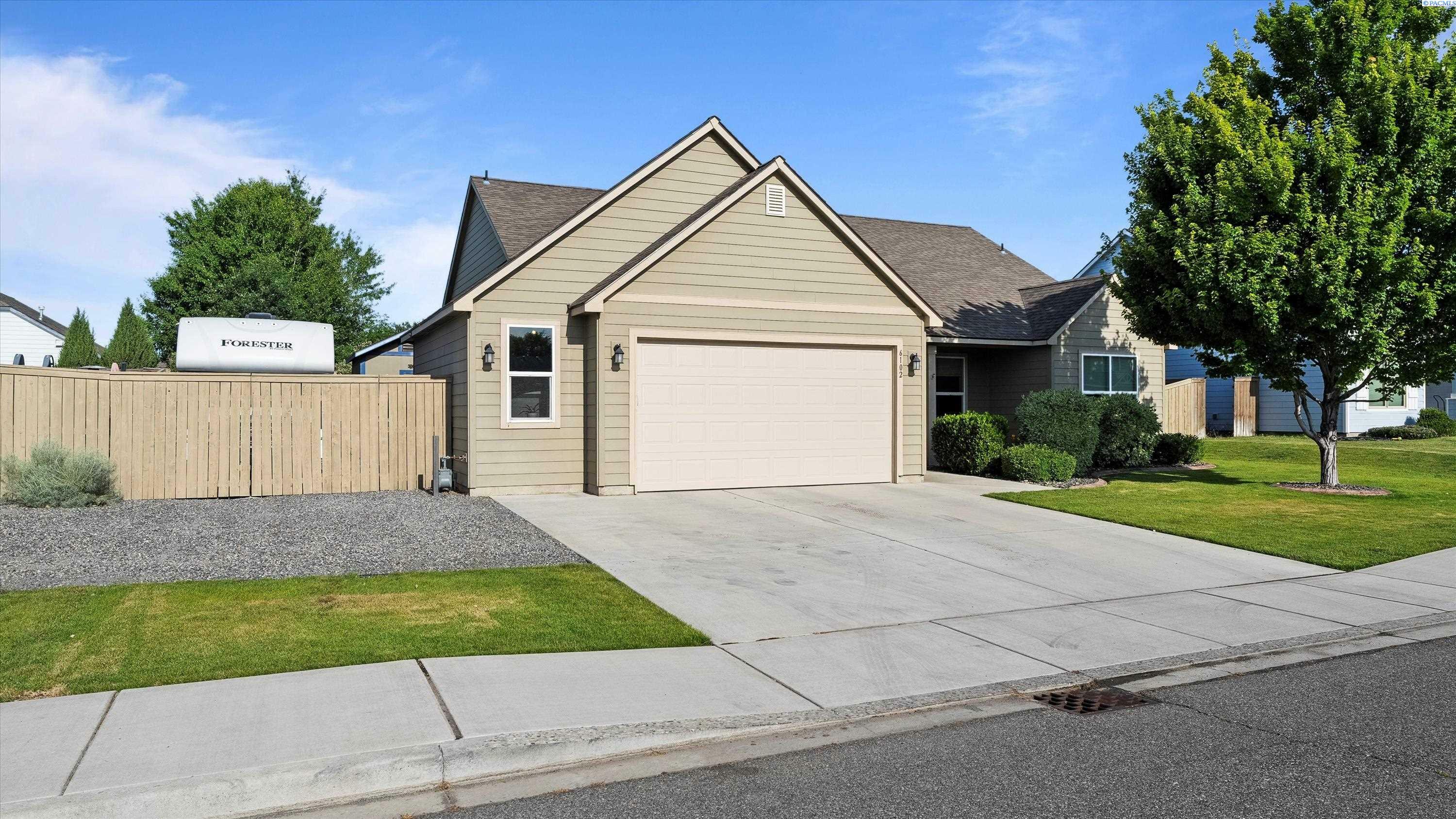 Property Photo: 6102 Westmoreland Ln WA 99301
