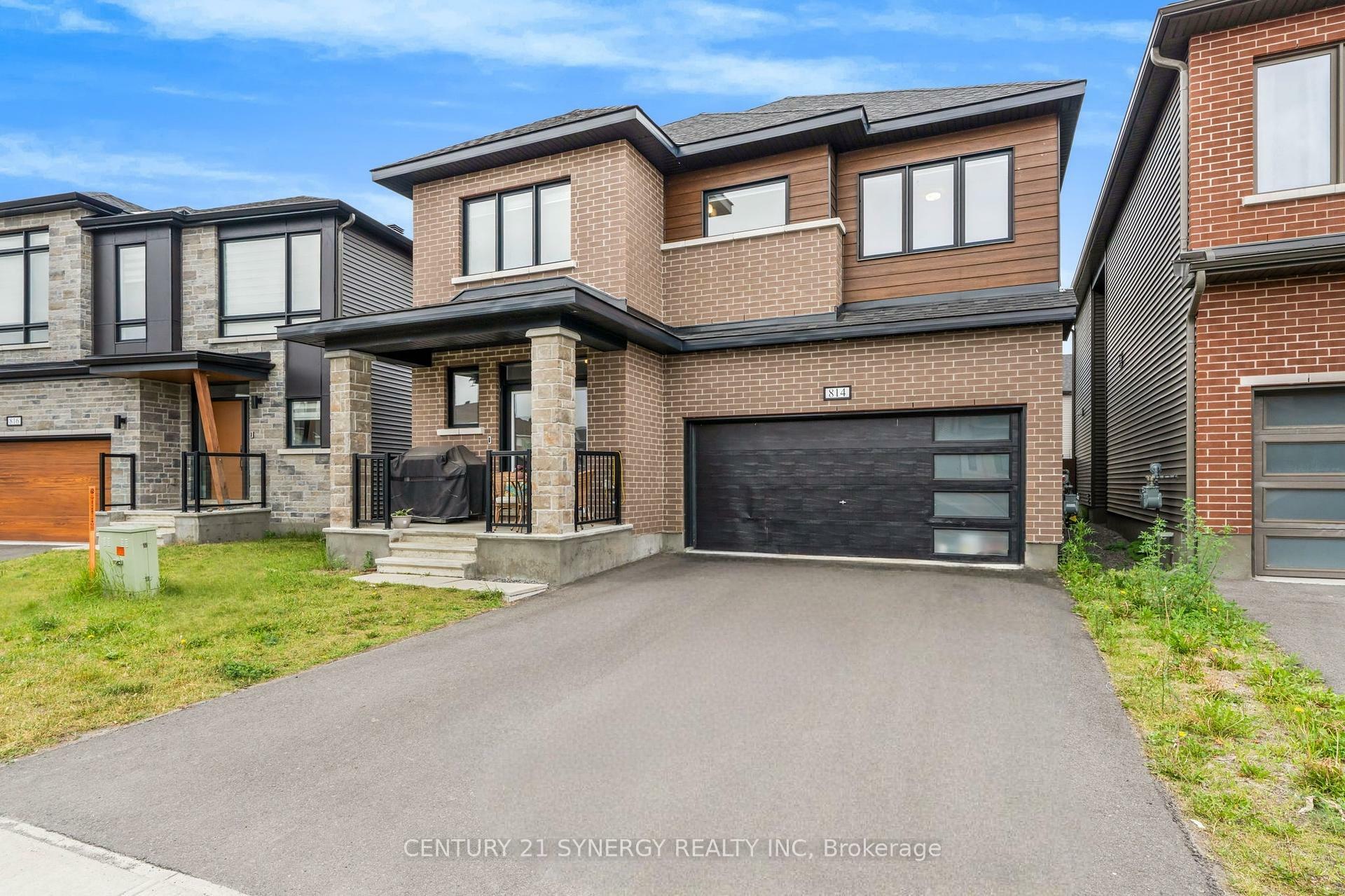 Photo de la propriété: 814 Crossgate Street ON K2J 7E3