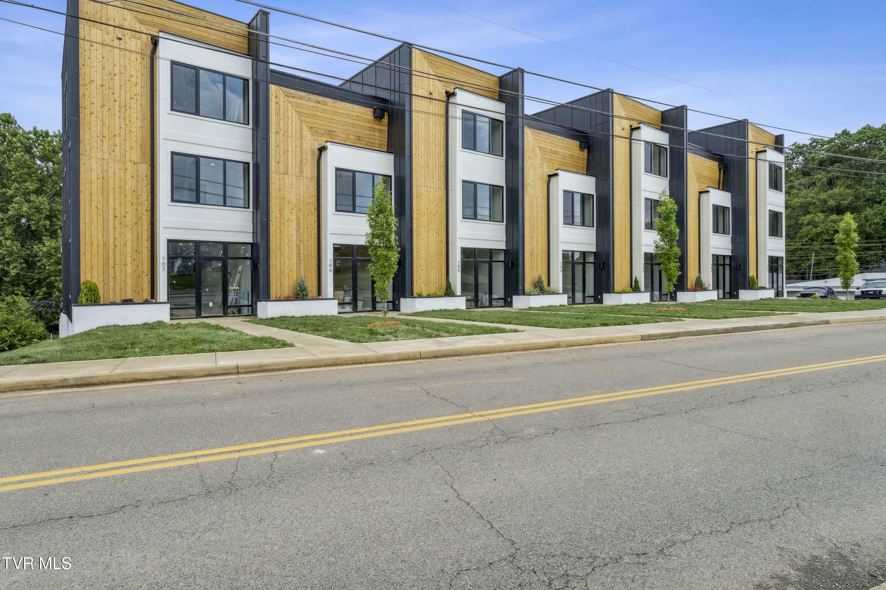 Property Photo: 1533 Pactolas Road 102 TN 37604