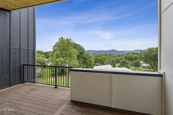 Property Photo: 1533 Pactolas Road 106 TN 37604