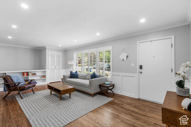 Property Photo: 3035 E La Joya Dr UT 84124