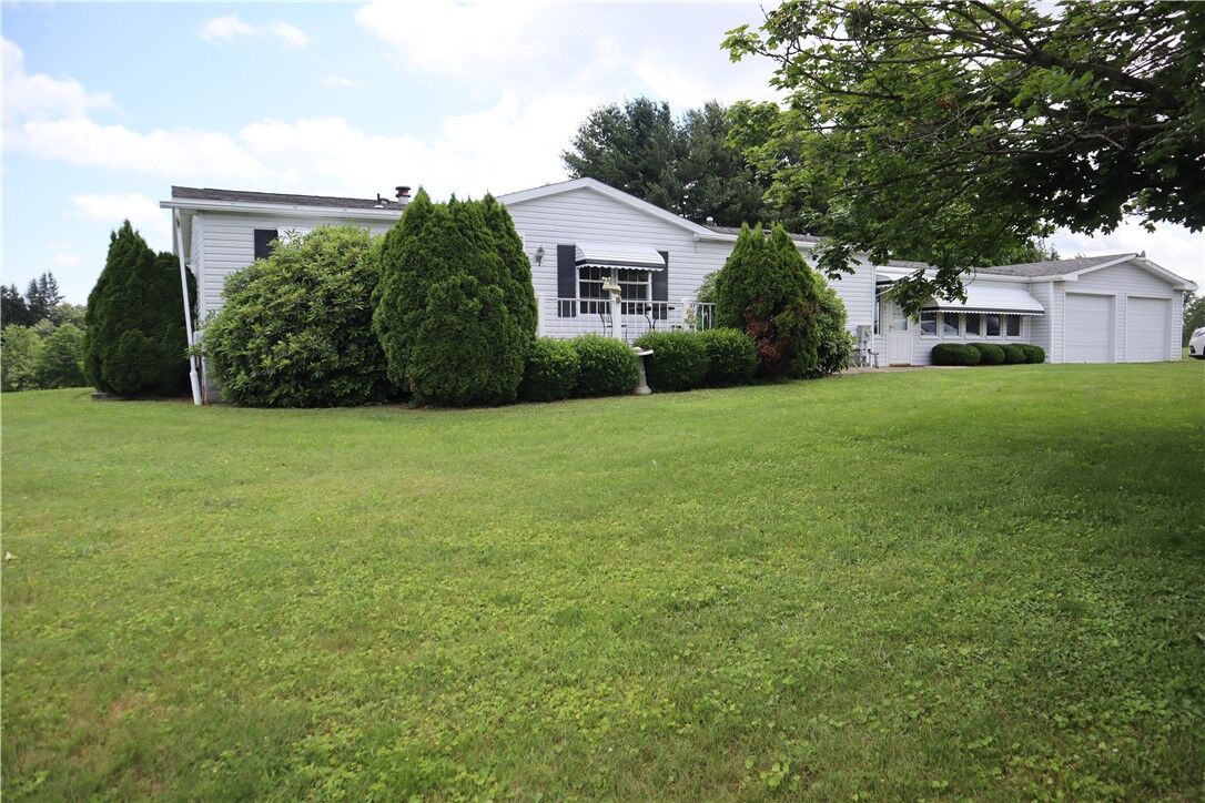 Property Photo: 115 Pike Ave PA 16102