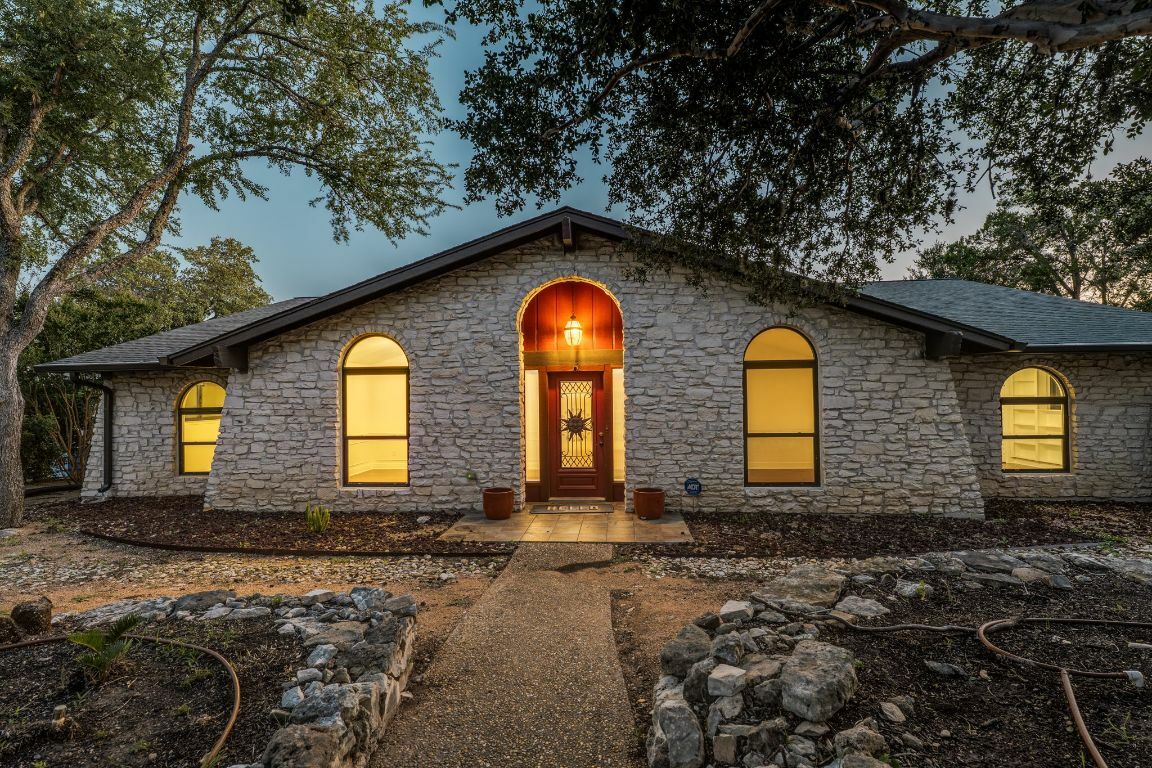10701 Glass Mountain Trail  Austin TX 78750 photo