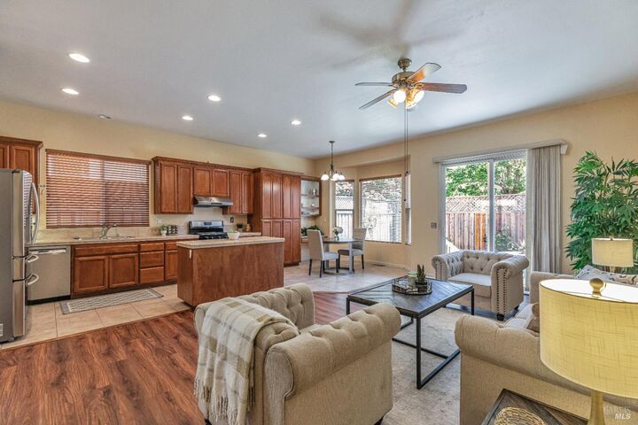2423 Guerneville Road  Santa Rosa CA 95403 photo