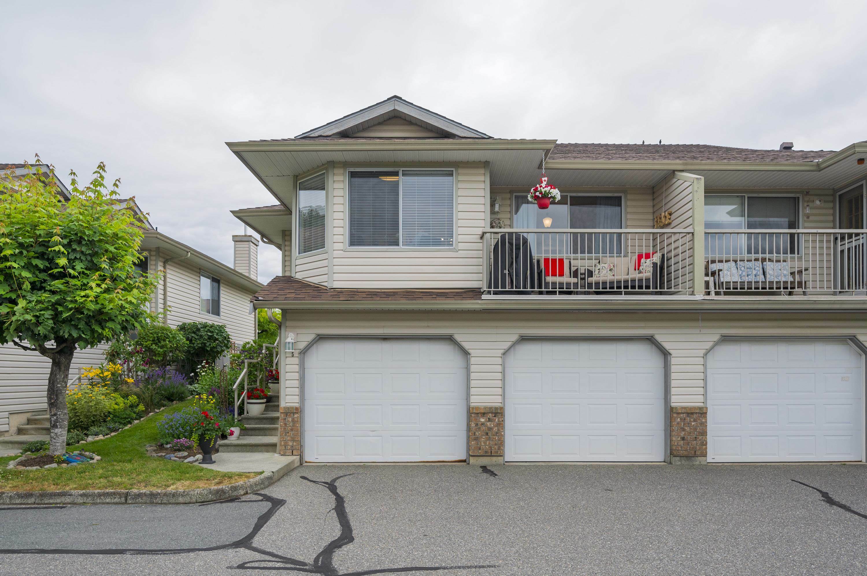 Property Photo: 2023 Winfield Drive 5 BC V3G 1K5