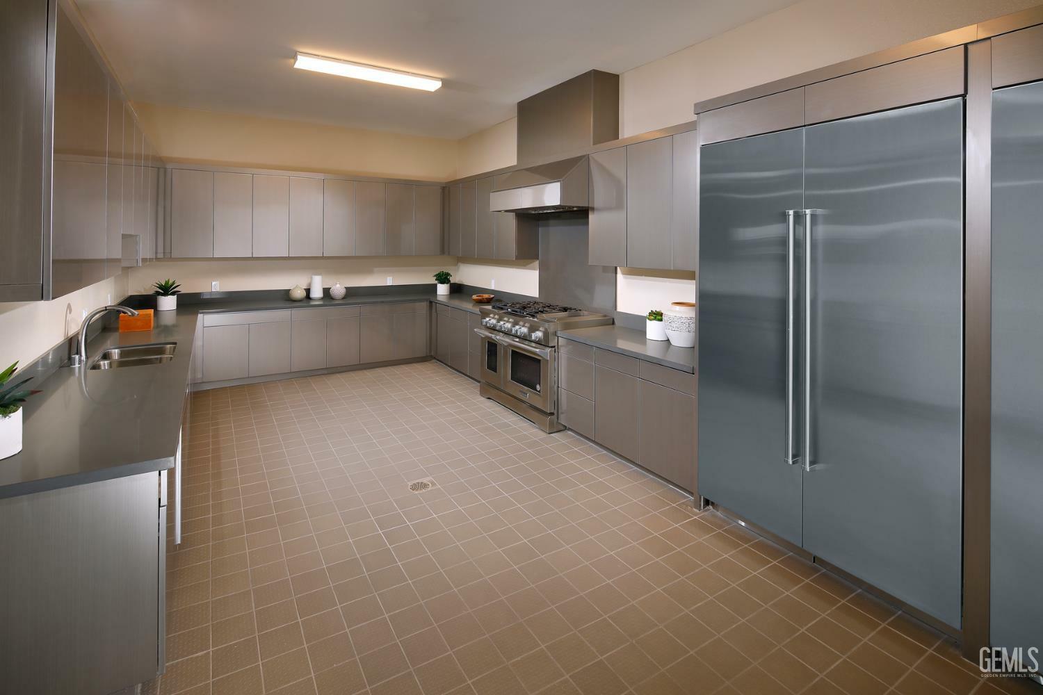 Property Photo: 12800 Kinnick Court CA 93311