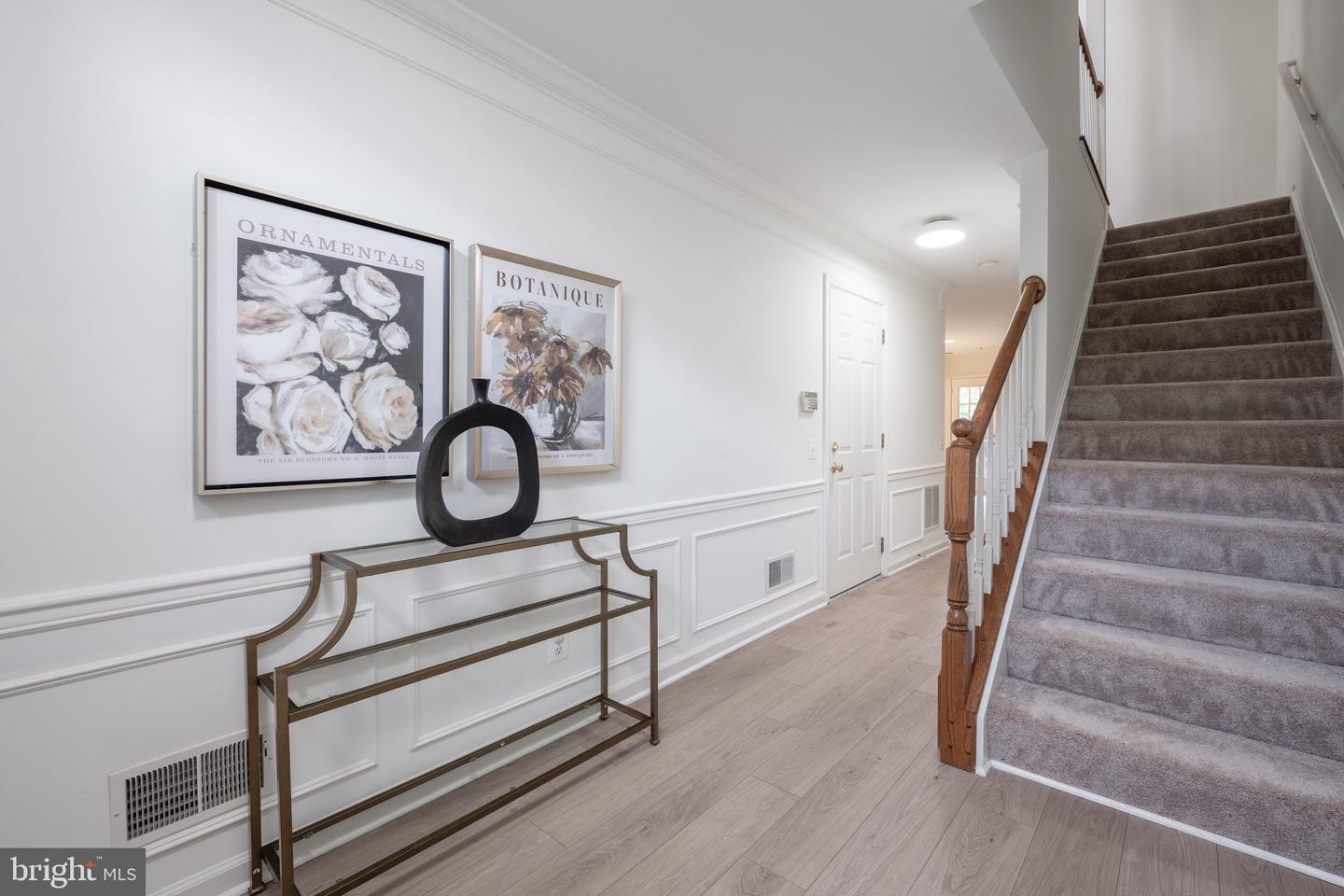 Property Photo: 6367 Levtov Landing VA 22312