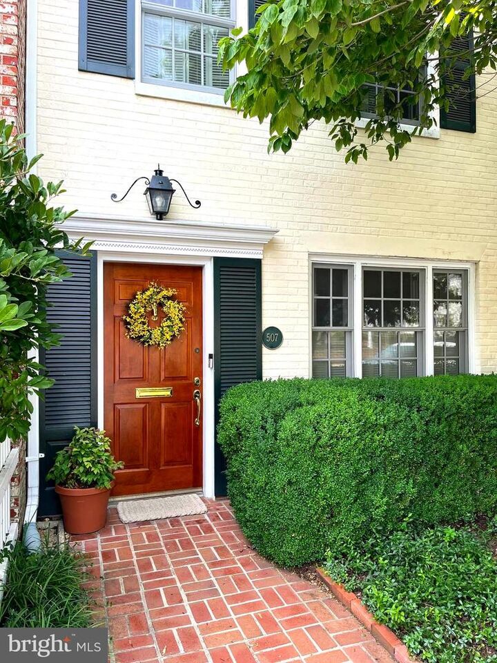 507 S Royal Street  Alexandria VA 22314 photo