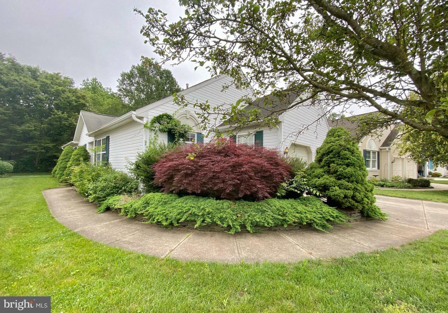 Property Photo: 43 Glenview Way E NJ 08026
