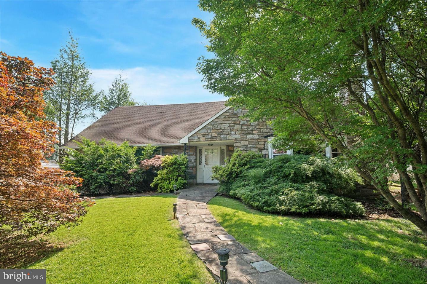 Property Photo: 26 N Edmonds Avenue PA 19083