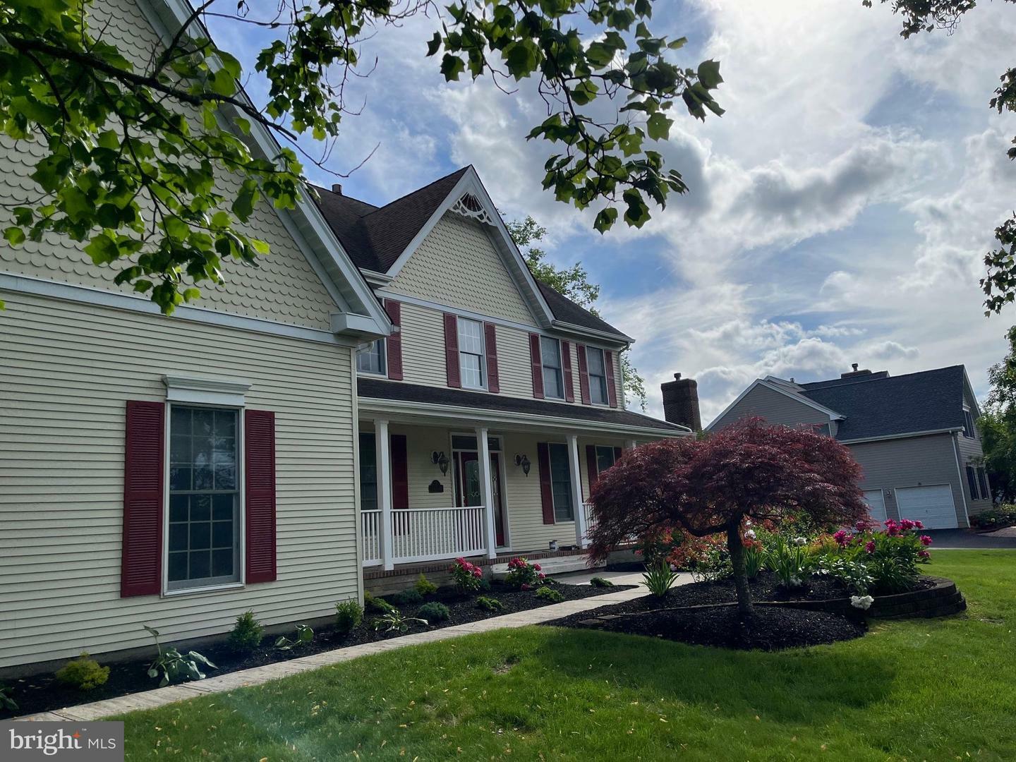 Property Photo:  7 Camas Court  NJ 08536 