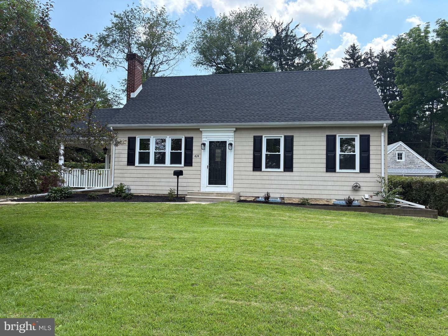 Property Photo: 424 N Rolling Road PA 19064