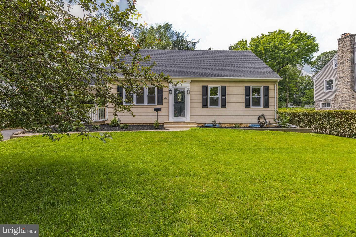 Property Photo: 424 N Rolling Road PA 19064