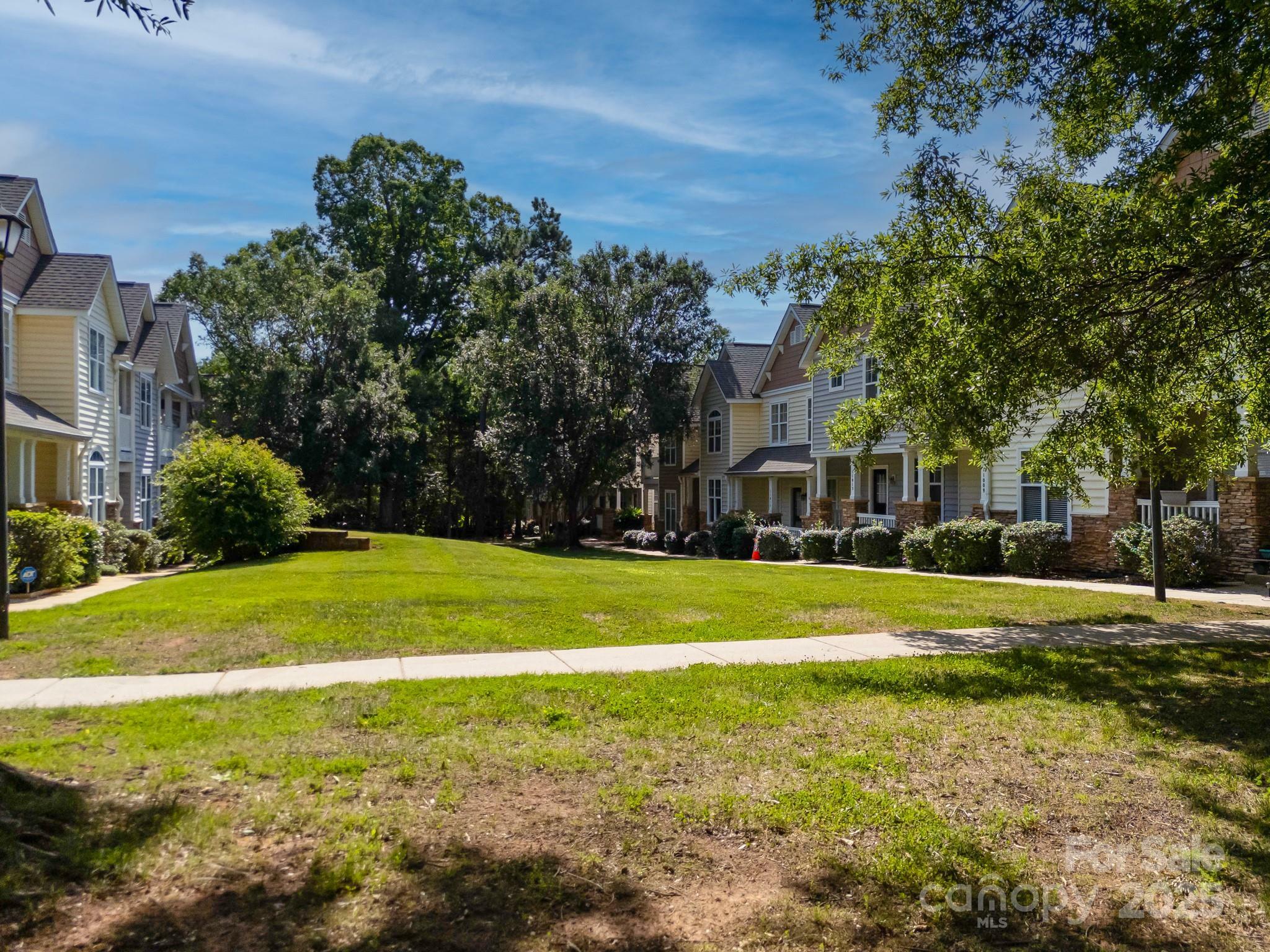 Property Photo: 11021 Dundarrach Lane 40 NC 28277