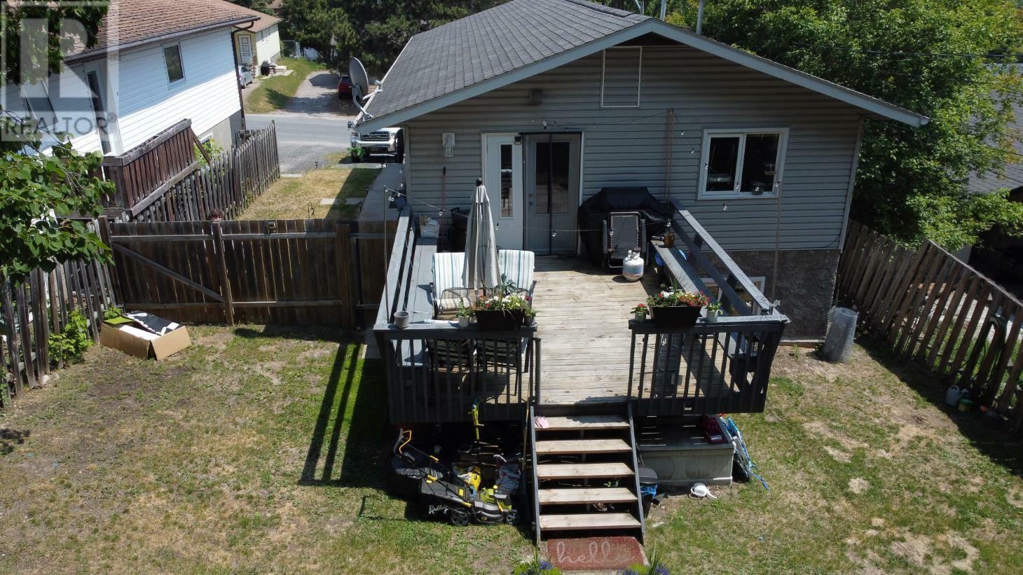 Property Photo:  118 Minto Crescent  ON P9N 3K2 