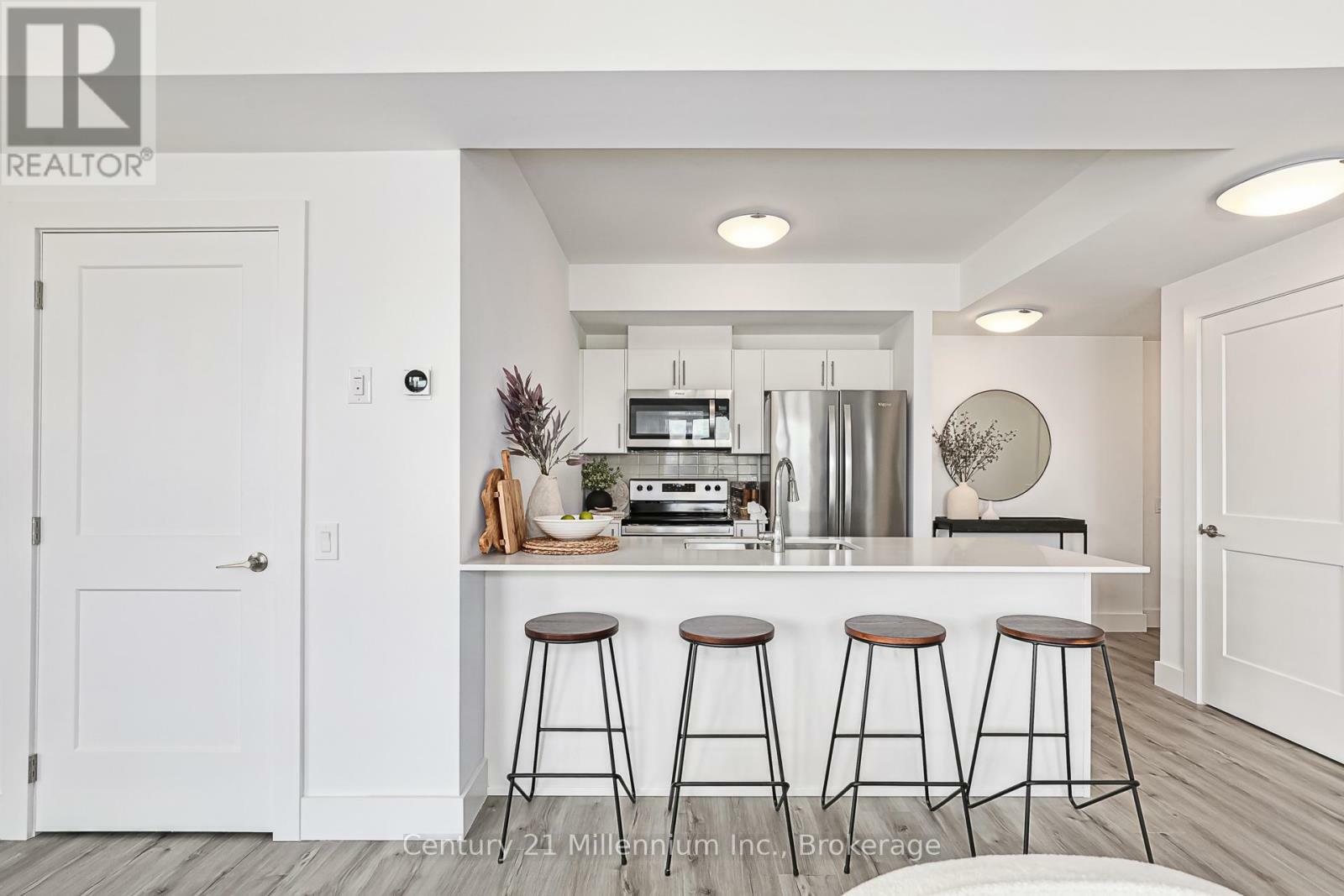 Property Photo:  4 Kimberly Lane 324  ON L9Y 5T6 