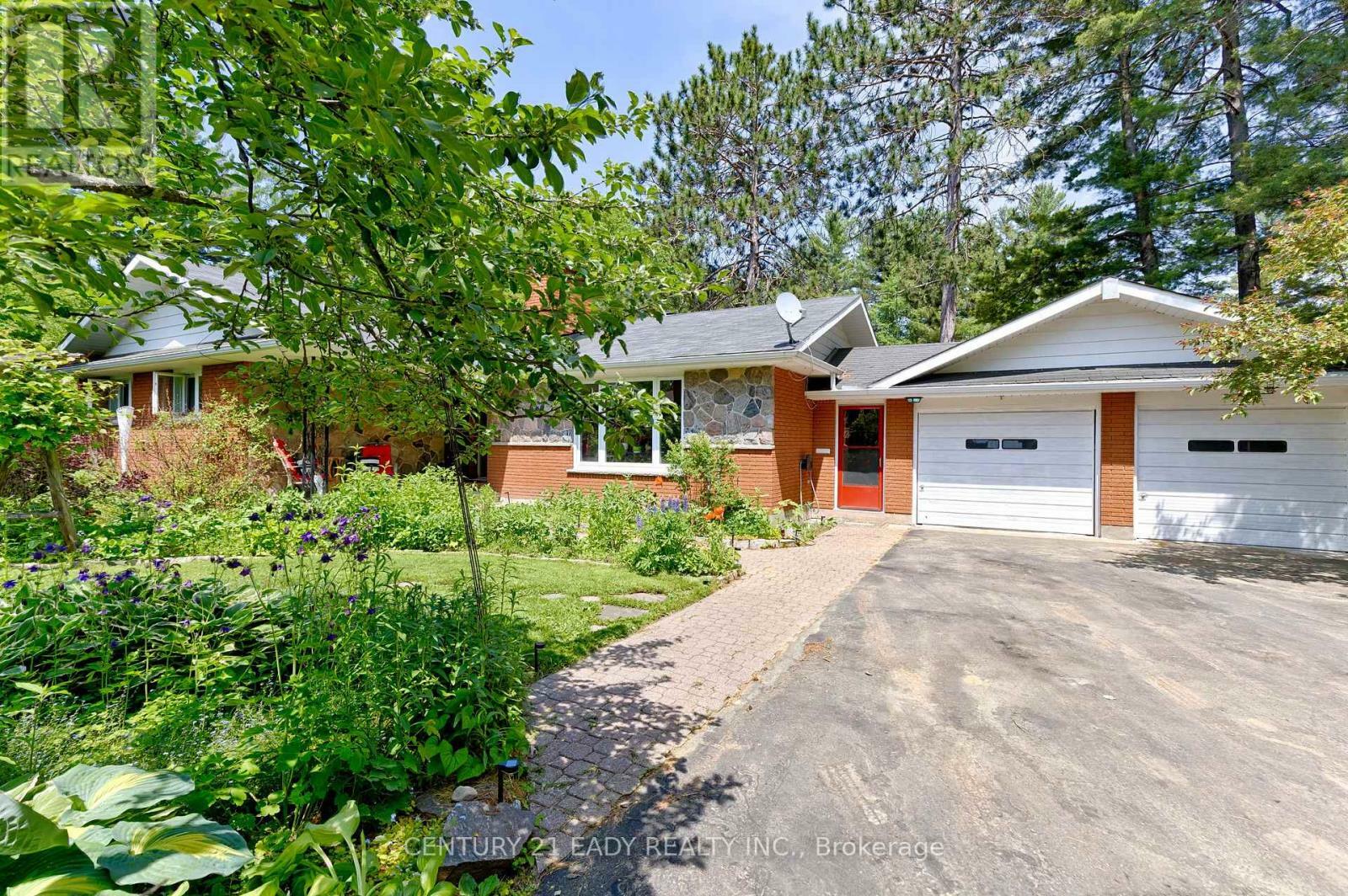 Property Photo:  2337C Petawawa Boulevard  ON K8A 7G7 