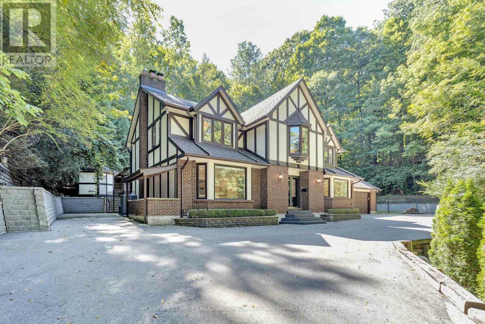 Property Photo: 441 Westmount Drive ON N6K 1X4