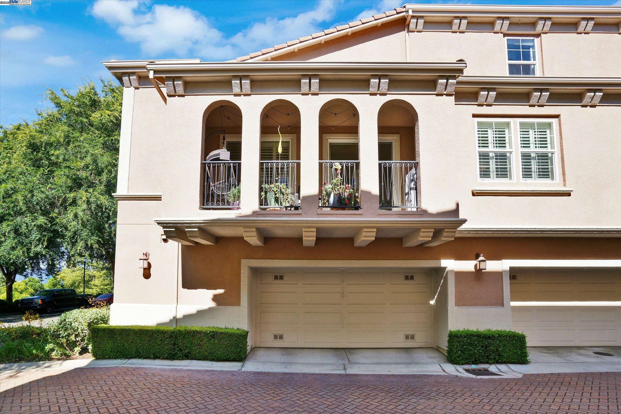 Property Photo:  574 Dovecote Ln 1  CA 94551 