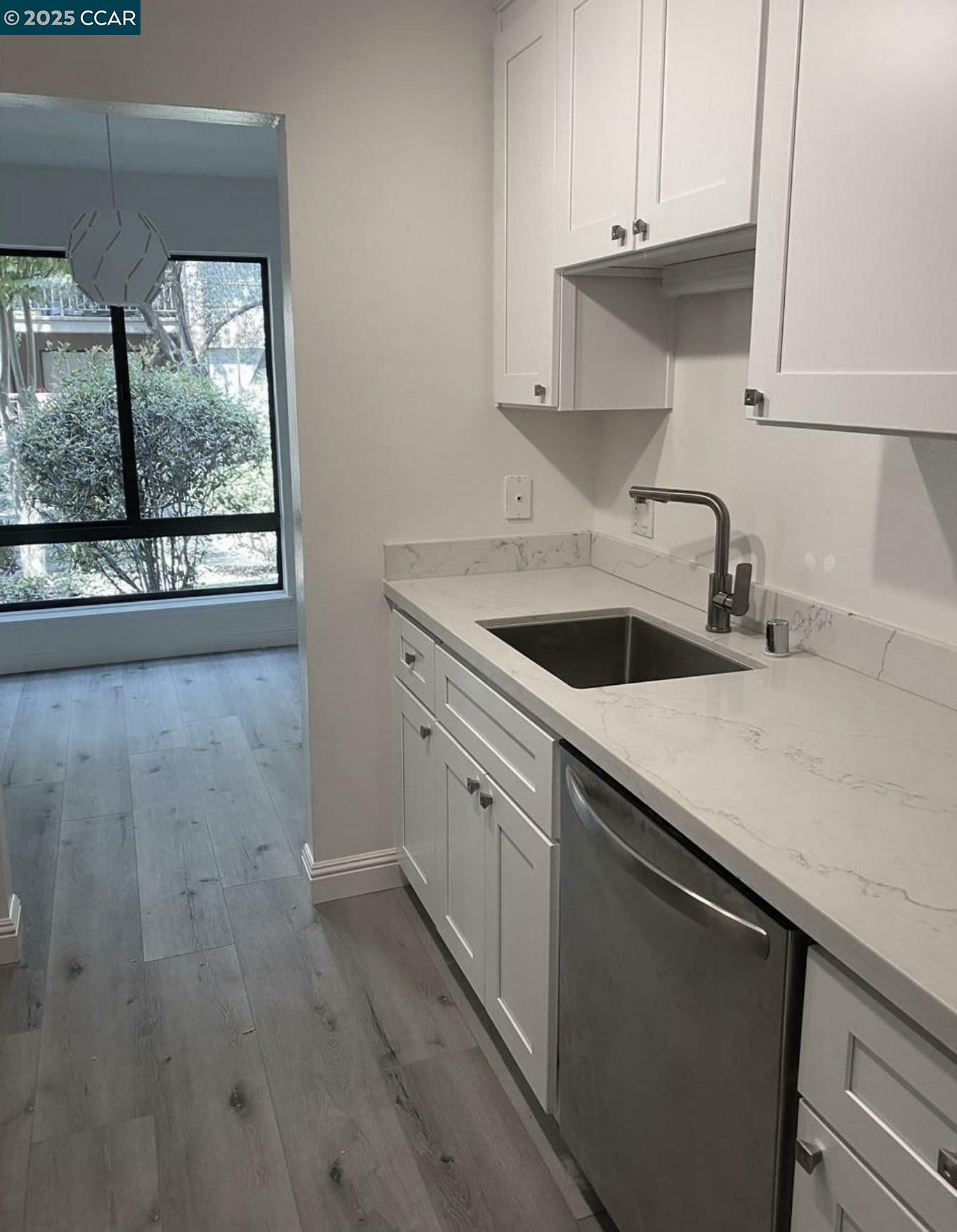 Property Photo: 440 N Civic Dr 105 CA 94596