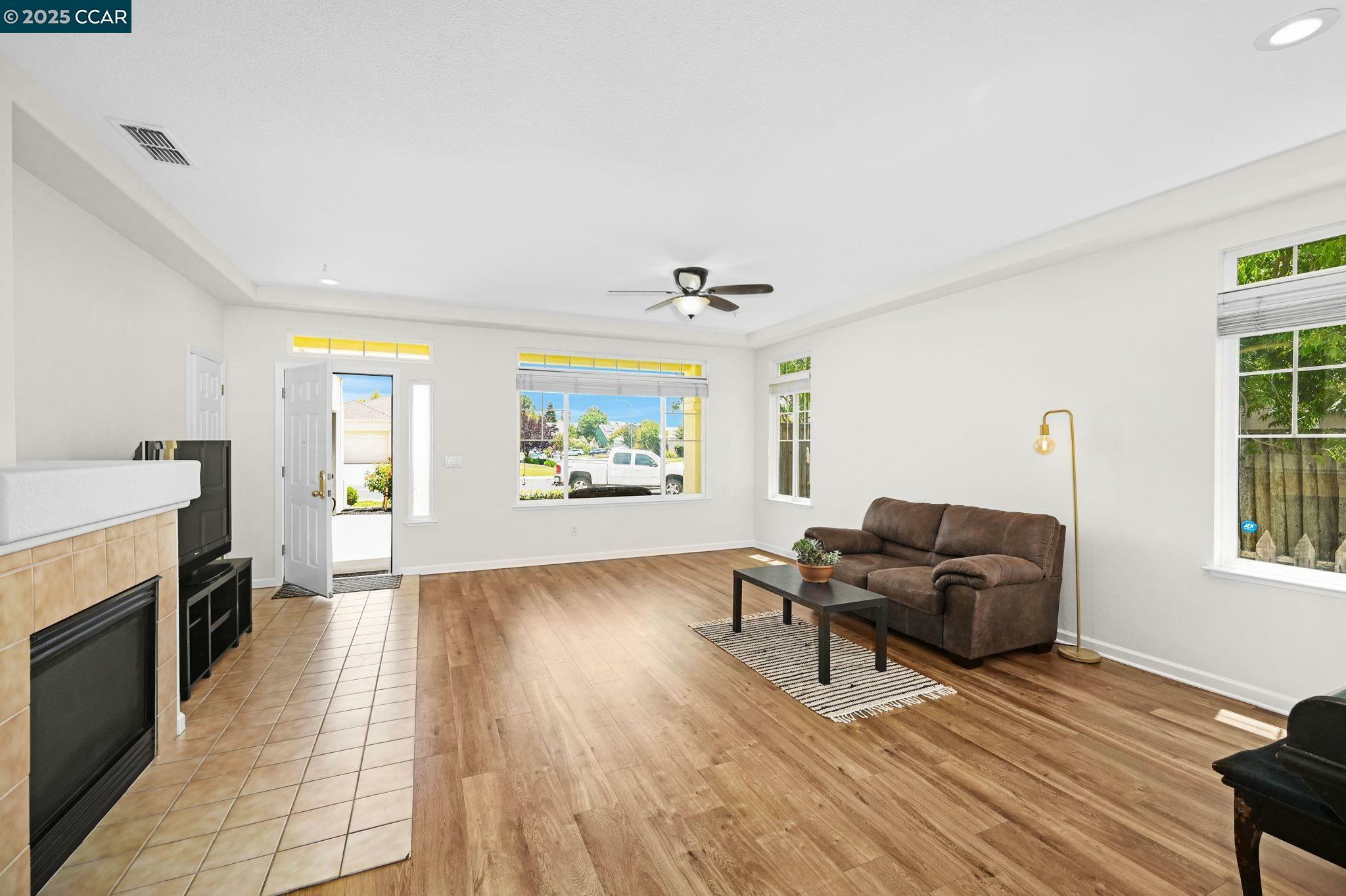 Property Photo:  2924 Gelding Ln  CA 94551 