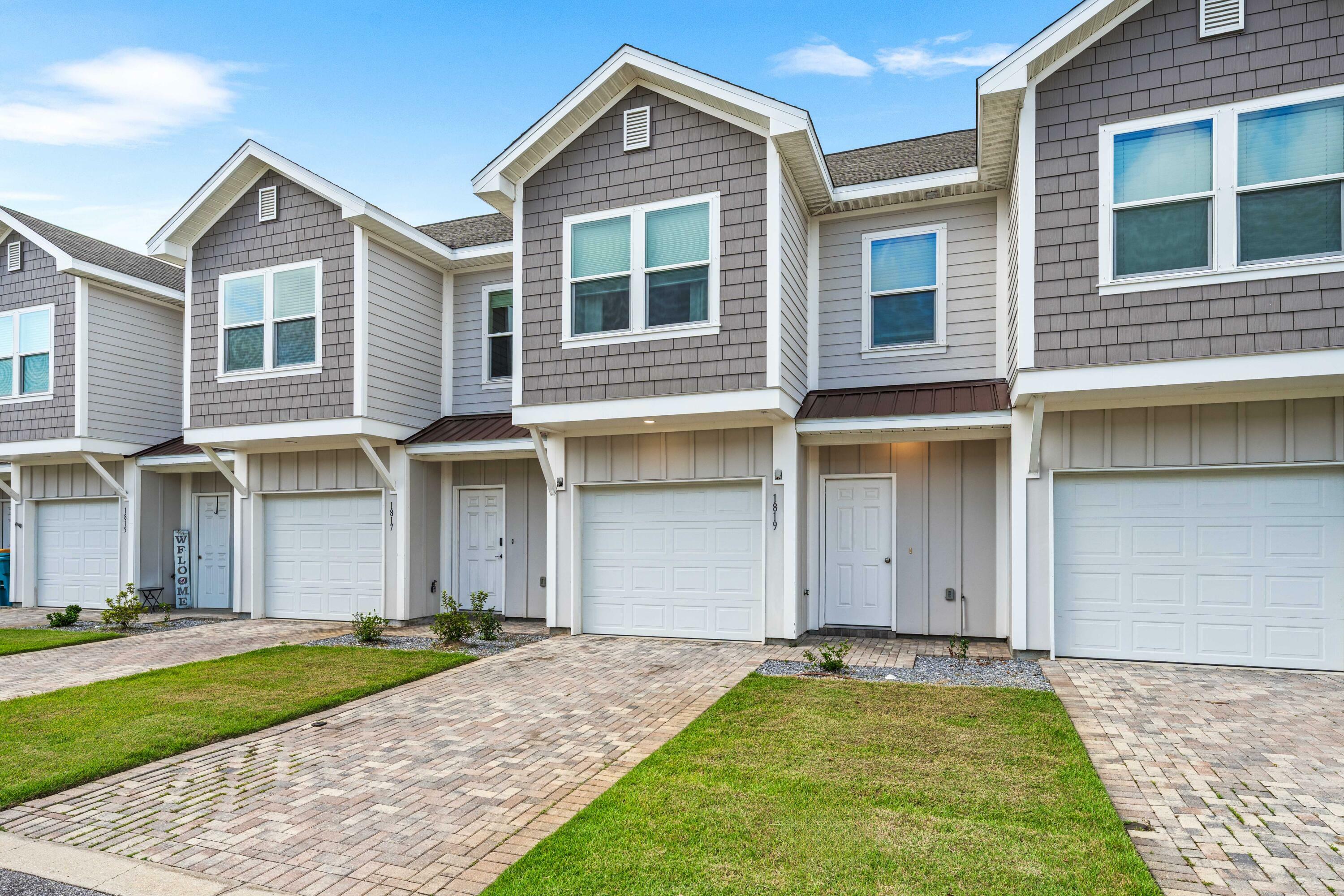 Property Photo:  1819 Stable Lane  FL 32547 