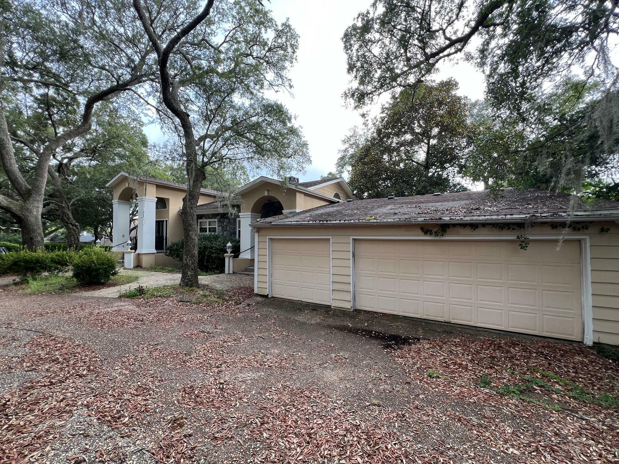 Property Photo: 902 S Whisperwood Lane FL 32547