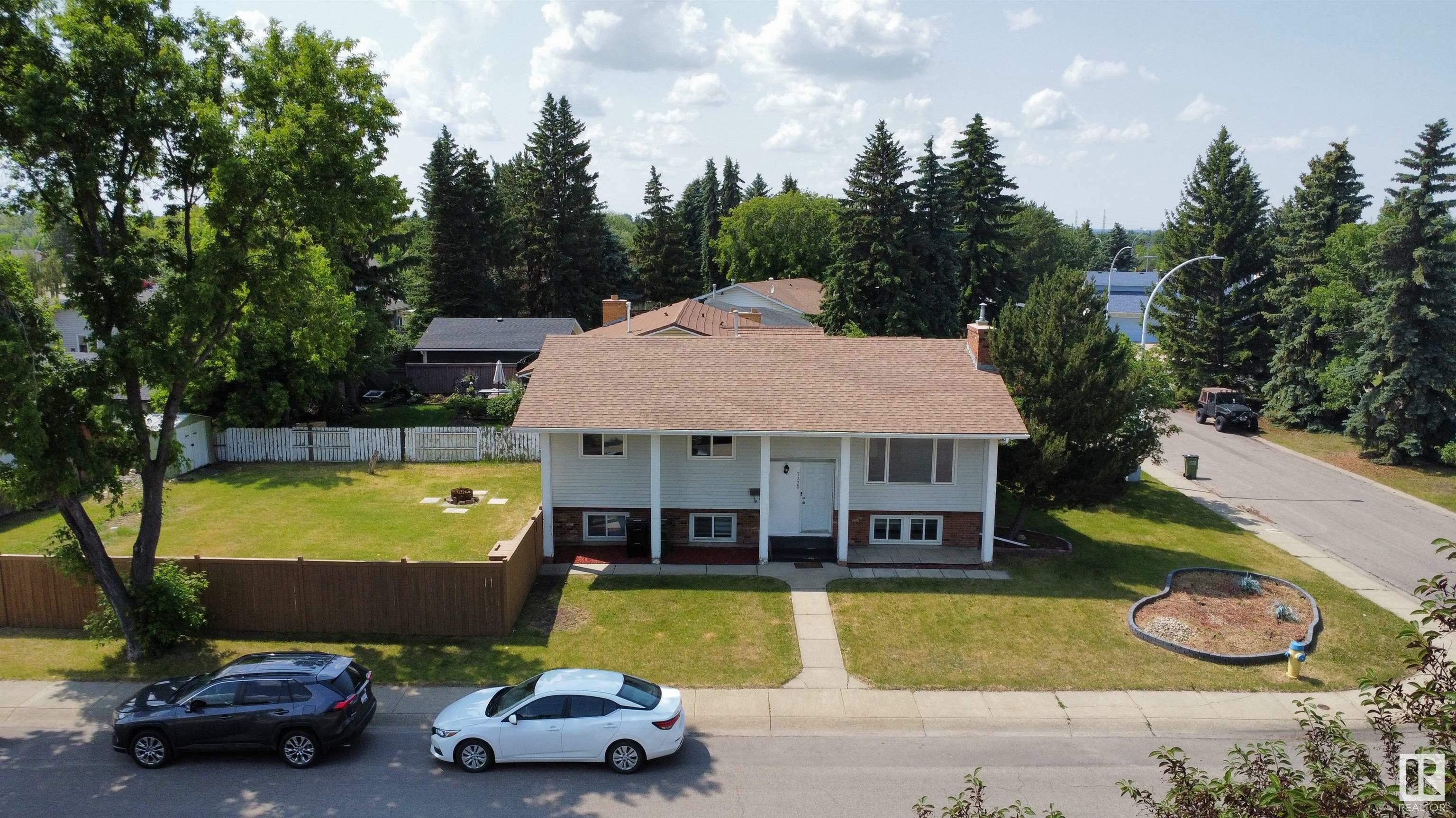Property Photo: 7336 21 Avenue NW AB T6K 2C4