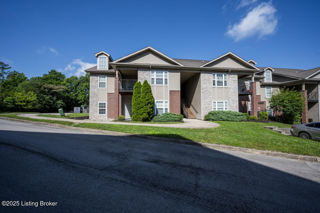 Property Photo:  7311 St Andrews Wood Cir 108  KY 40214 