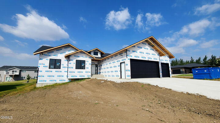 Property Photo:  4008 Nickel Street  ND 58503 