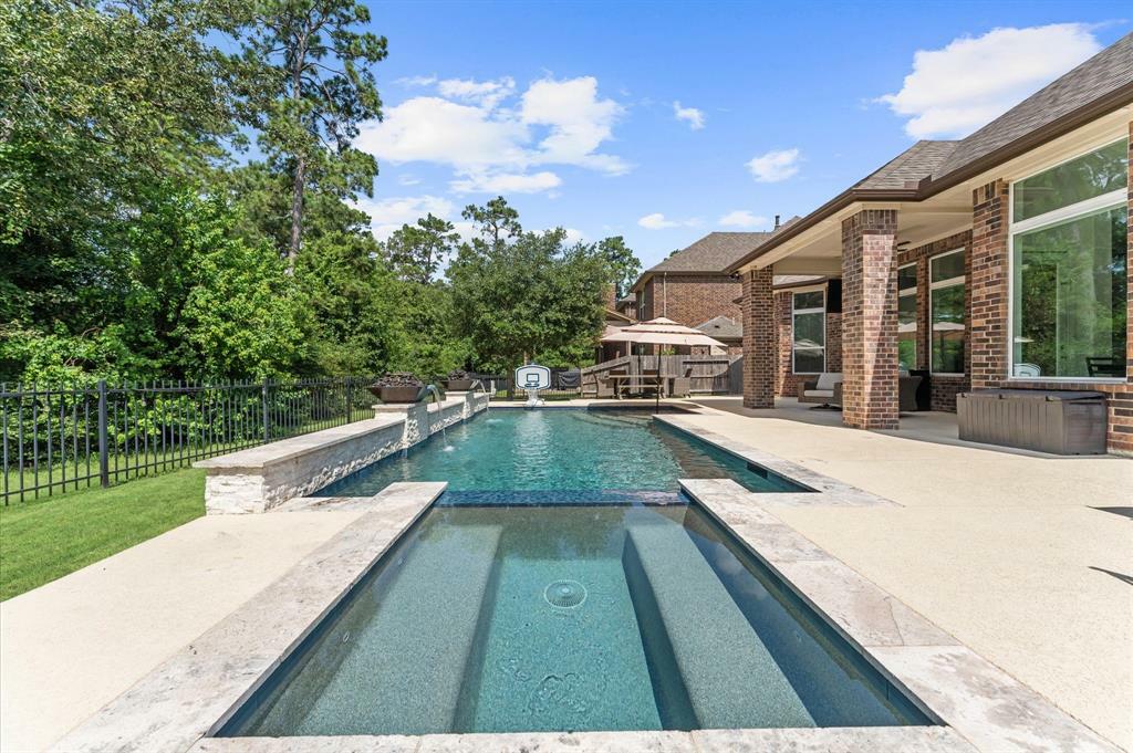 Property Photo: 13812 N Lake Branch Lane TX 77044