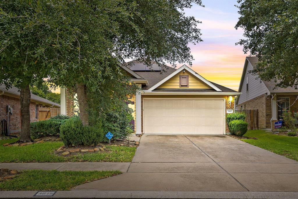 Property Photo: 3015 Crescent Oaks Park Lane TX 77386