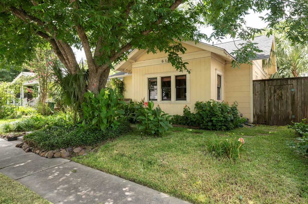 Property Photo: 618 Wendel Street TX 77009