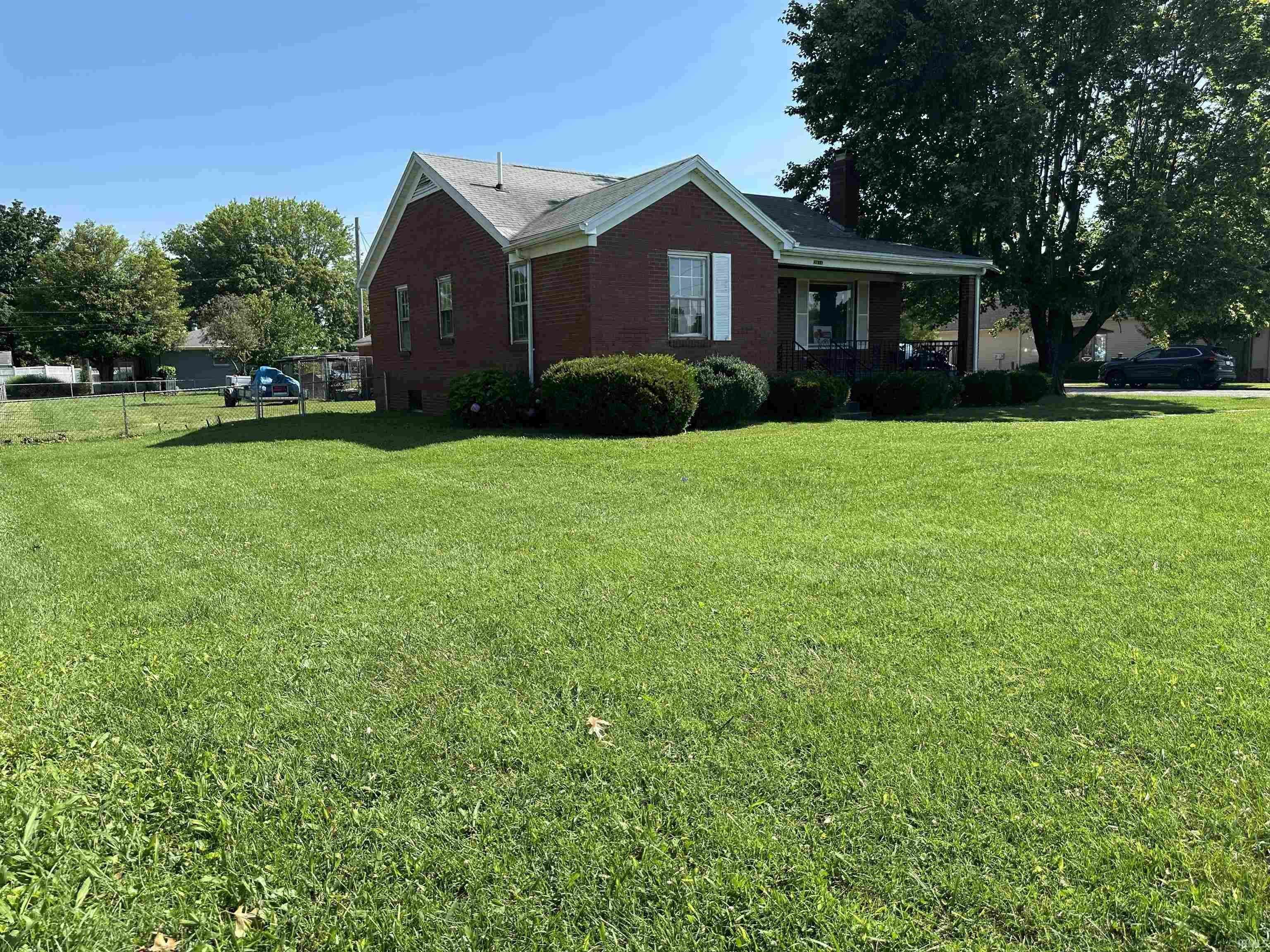 Property Photo: 2816 E Morgan Avenue IN 47711