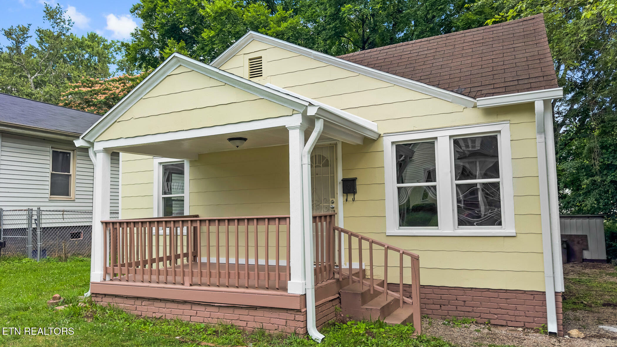 Property Photo: 2228 Lawson Ave TN 37917
