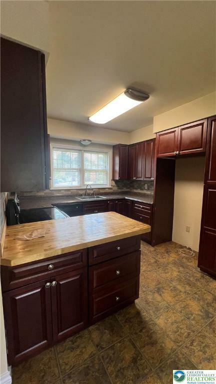 Property Photo: 2110 Center Street PA 18017