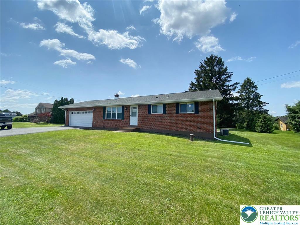 Property Photo: 3111 Pheasant Drive PA 18067