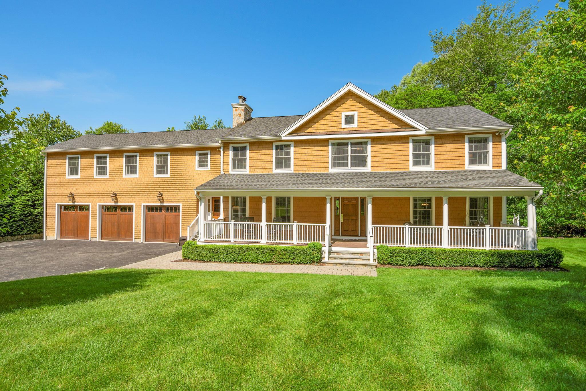 Property Photo: 420 Pleasantville Road NY 10510