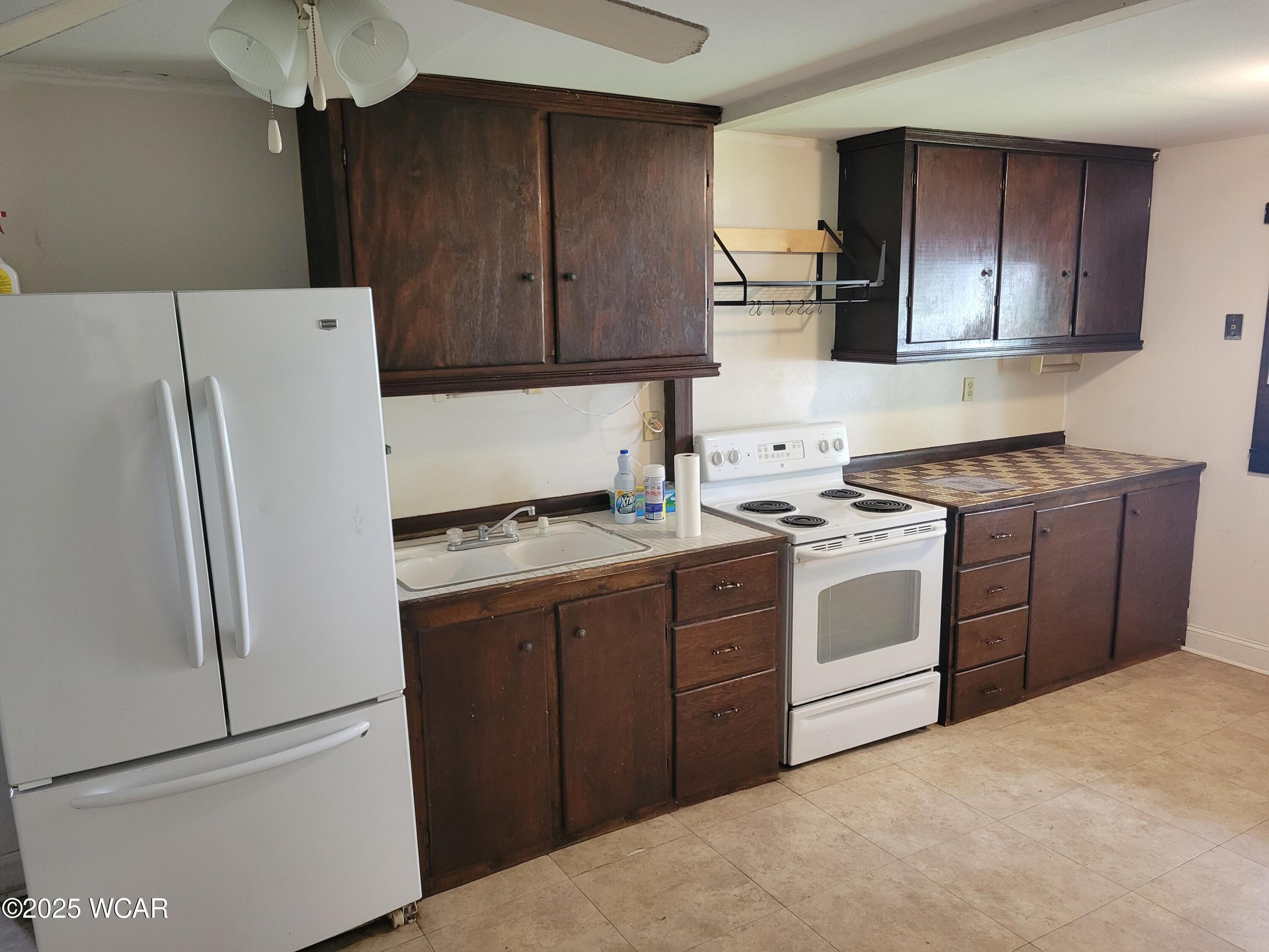 Property Photo: 405 Heistand Street OH 45810
