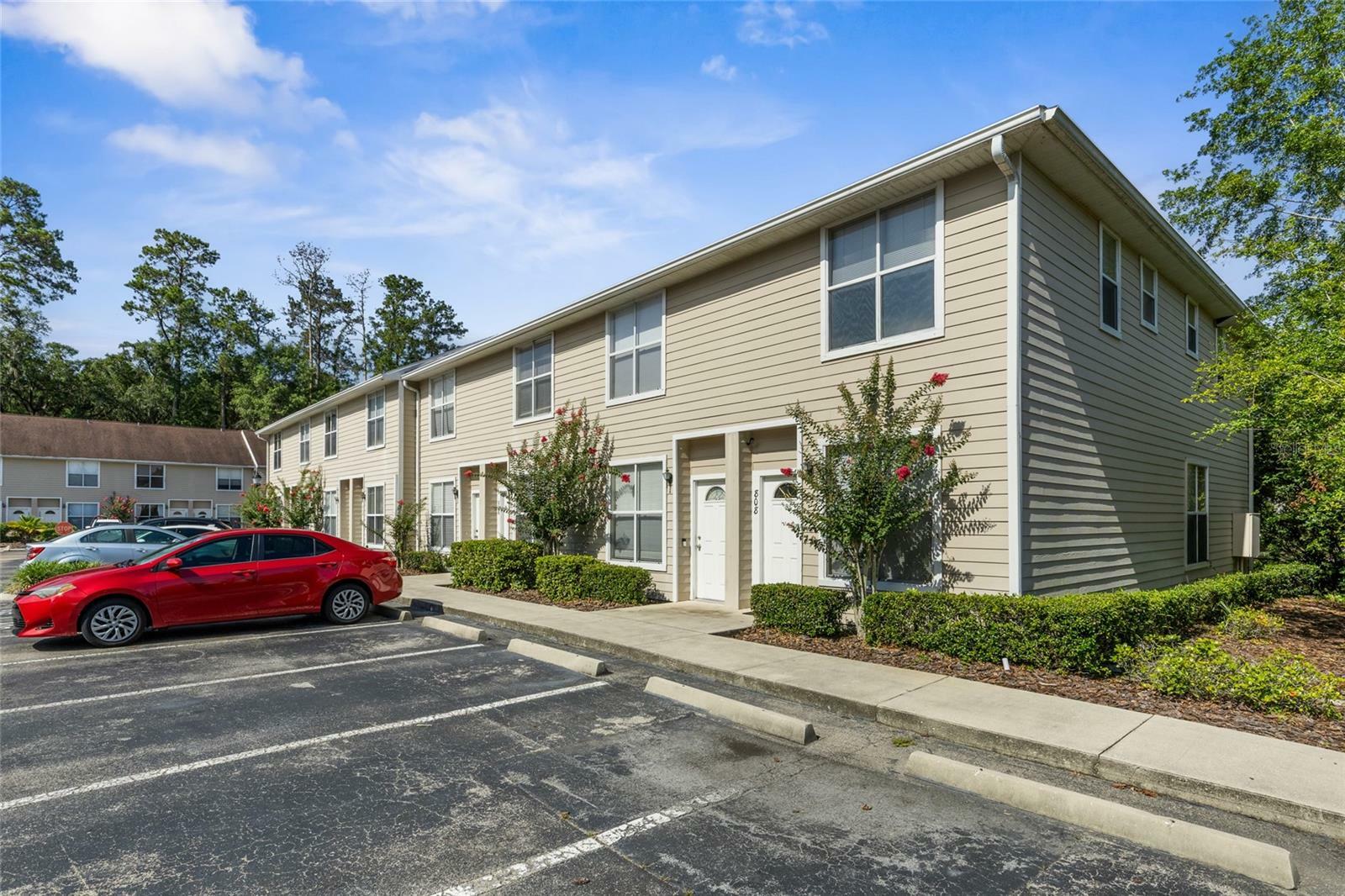 Property Photo: 3901 SW 20th Avenue 806 FL 32607