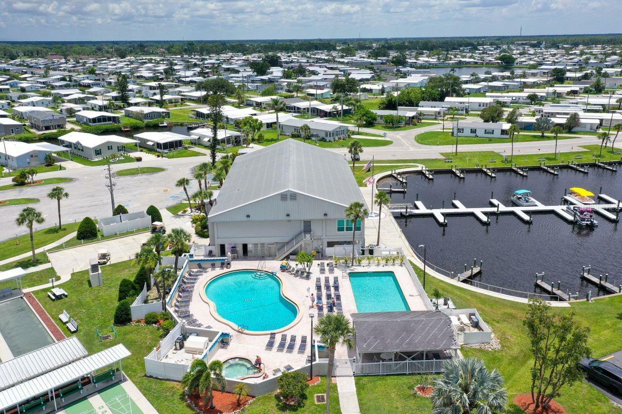 Property Photo: 738 Riverview Circle FL 34287