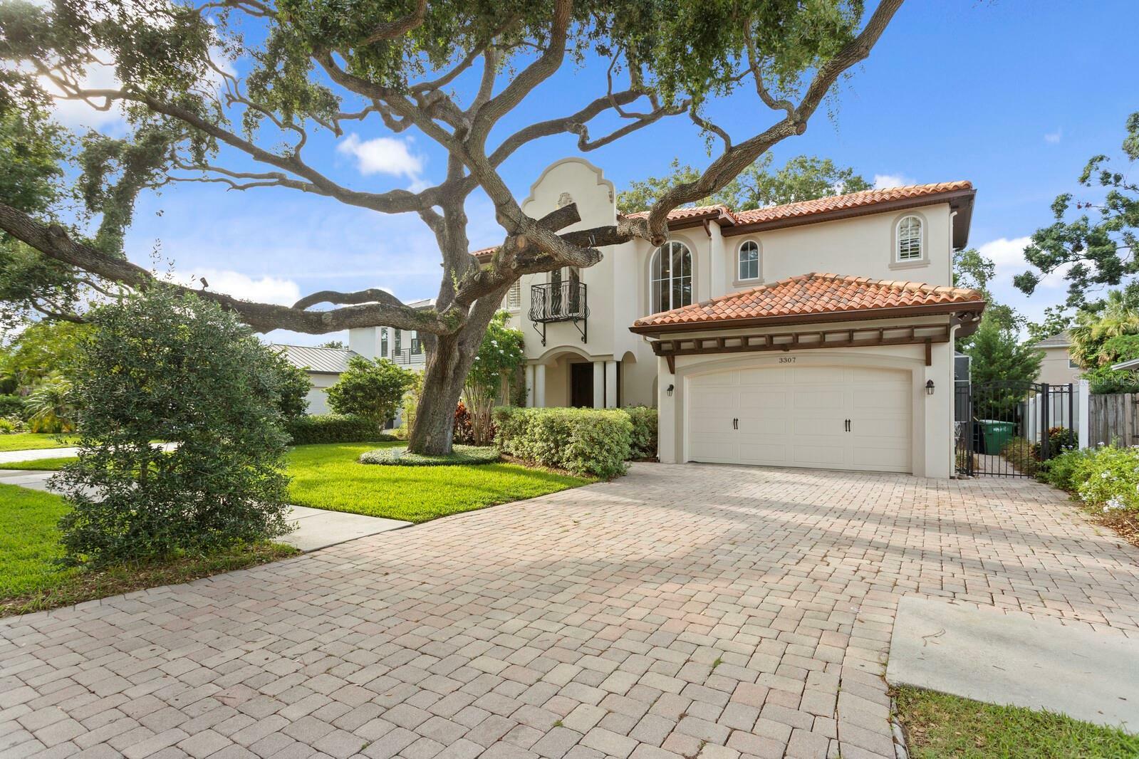 Property Photo:  3307 W Knights Avenue  FL 33611 