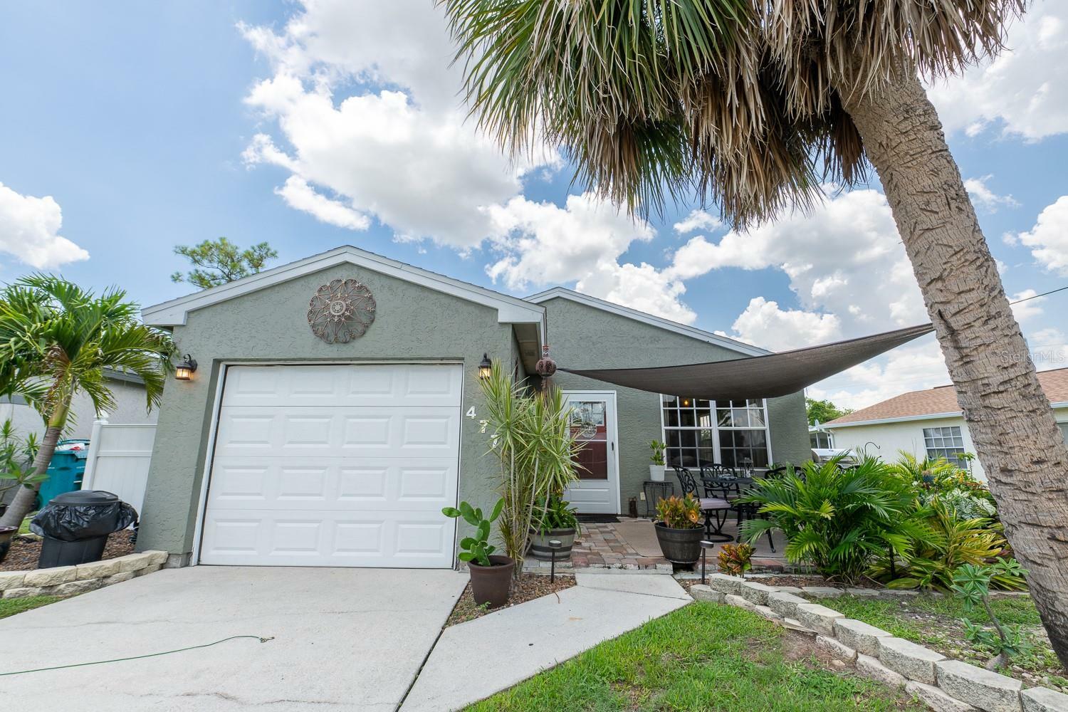 Property Photo: 477 Ricold Terrace FL 33954