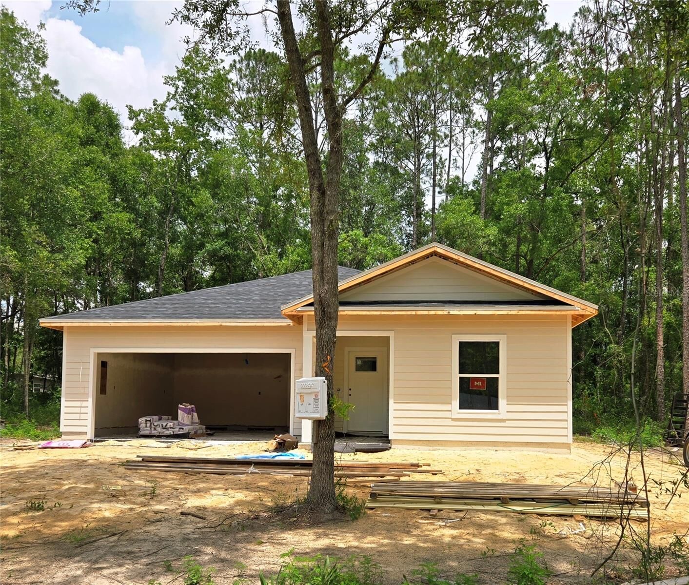 Property Photo: 668 Davis Street FL 32621