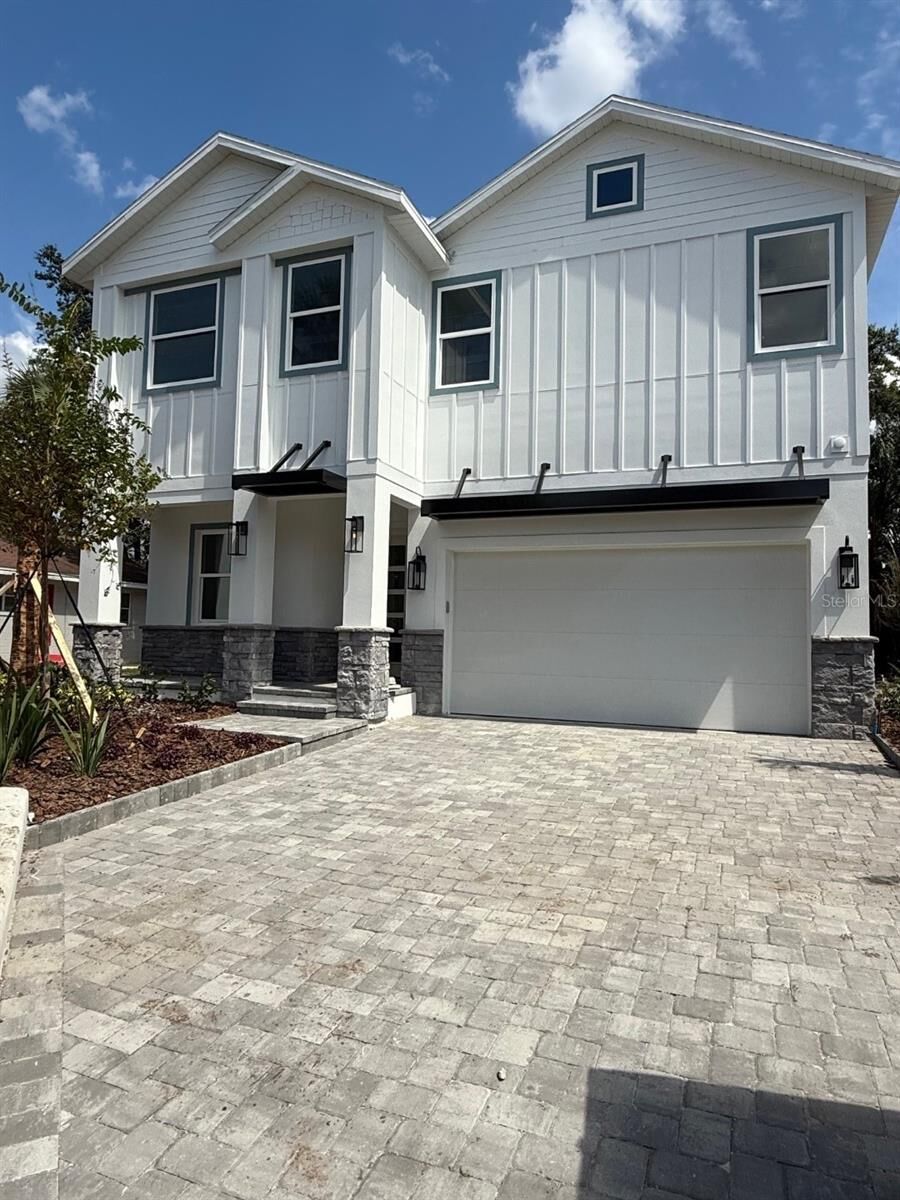 Property Photo:  905 N Willow Avenue  FL 33606 