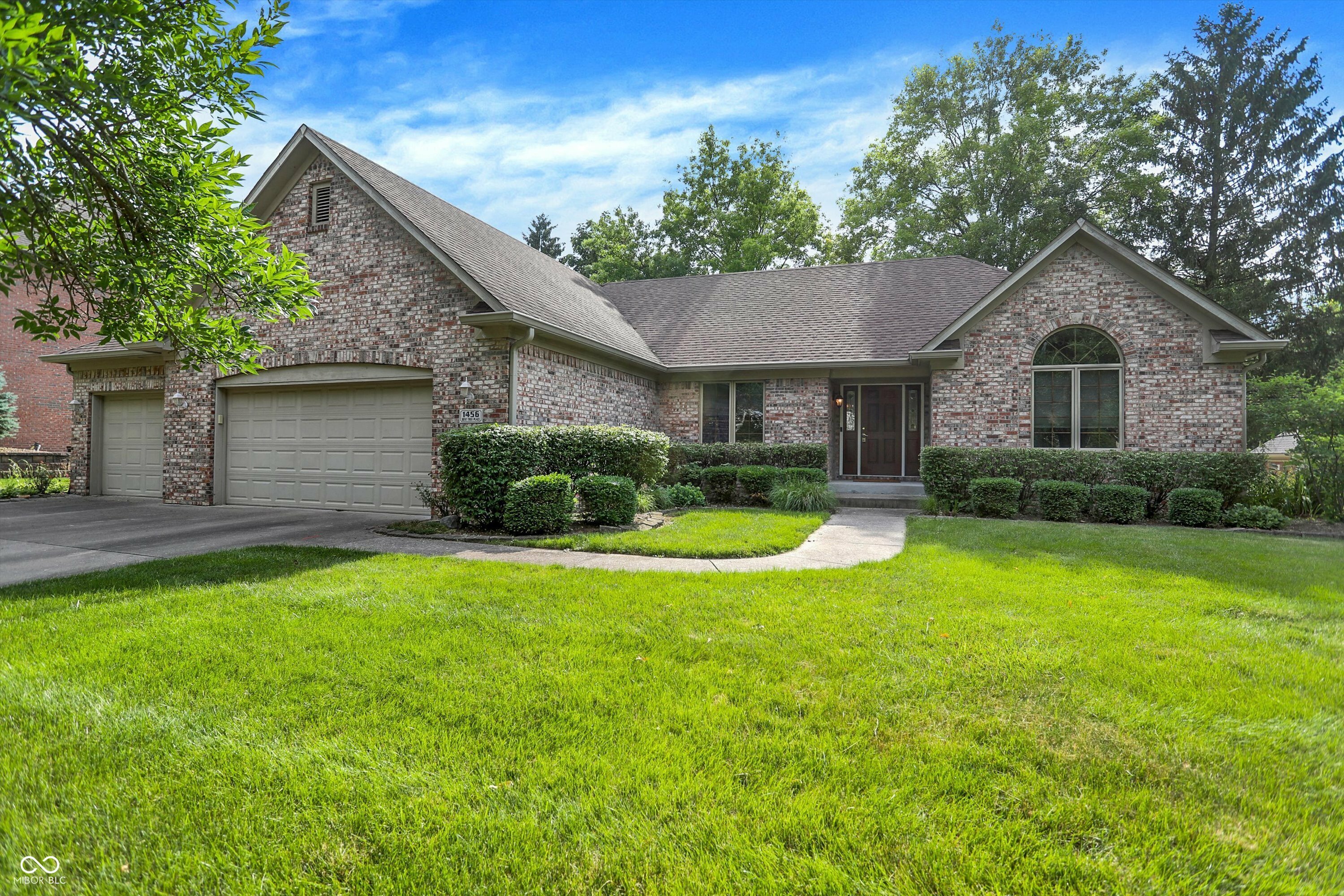 Property Photo: 1456 Bent Tree Place IN 46143