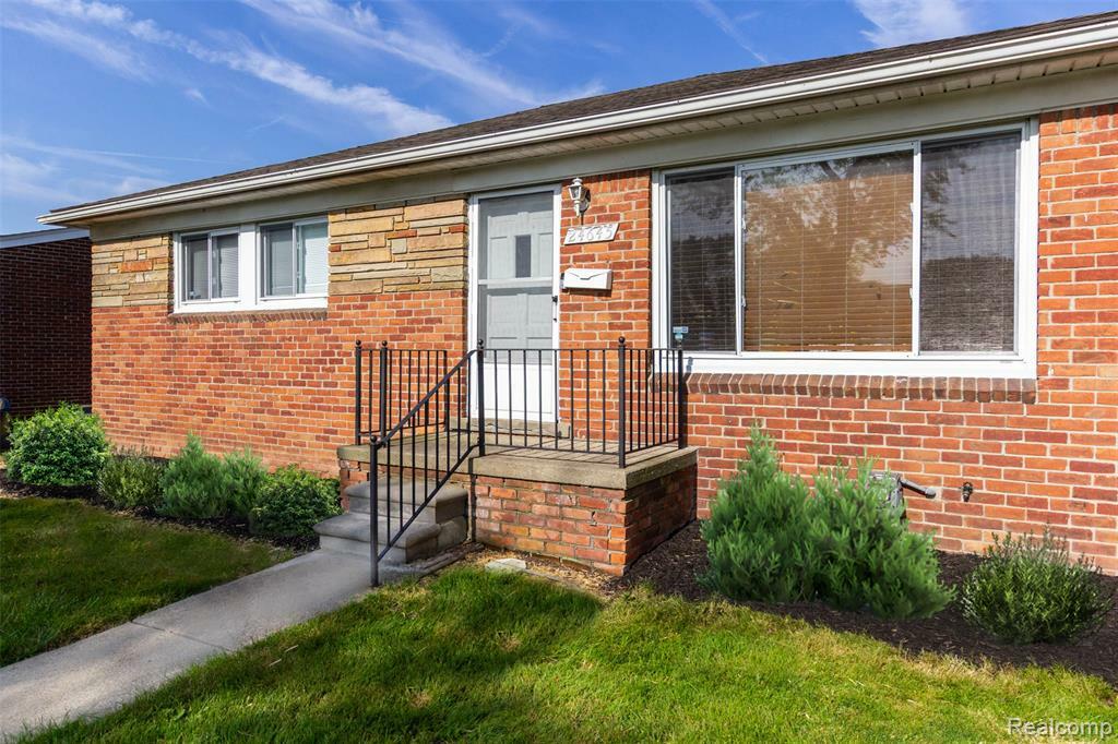 Property Photo: 24645 Greenbrier Avenue MI 48021 1419